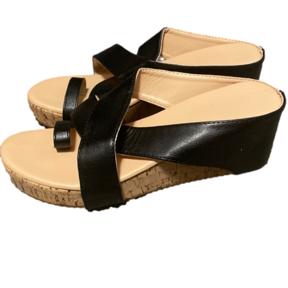 Black Platform Toe-Strap Sandal - Picture 2 of 2